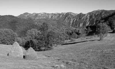Romania - Peștera Topolnița - Caving in Romania: Under the hills with a local cave explorer ⛰️🏕️ - 2