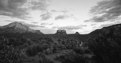 United States - Sedona - Explore the Beautiful Red Rock Canyon in Sedona, Arizona USA with local! Beautiful Hikes, Cliff Jumping, Off-Roading, Stargazing