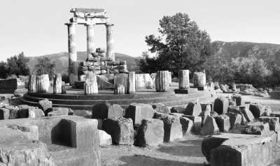 Griechenland - Delphi - Athens & Delphi Oracle with a Local. Discover Ancient  Healing methods. - 1