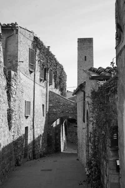 Italy - San Gimignano - [Single room] Seek Mindfulness in Tuscany: Themed Meditation + Italian Food & Wine - 3