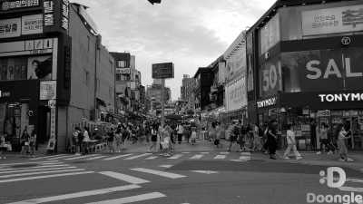 Korea, Süd - Hongdae Shopping Street - Party Like it's Hot in South Korea - 2