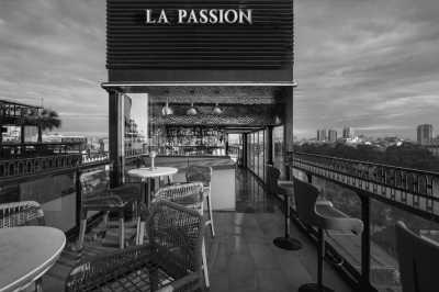 Vietnam - La Passion Premium Cau Go Hotel - 🇻🇳 Iconic Vietnam Unveiled: From Emerald Bays to Lantern-lit Streets 🏮 - 2