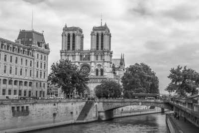 France - Notre Dame - Explore Historic France and enjoy a Seine river cruise!