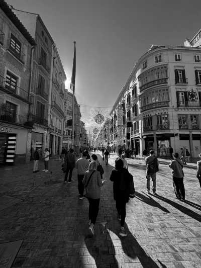 Spain - Centro - AUTHENTIC sunny Málaga: Local flavours • Sunny Beaches • Pádel class • Scenic viewpoints (Private Rooms)☀️🏸🥘 - 1