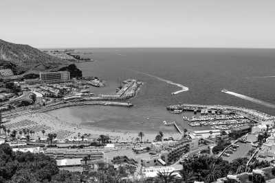 Spain - Gran Canaria Airport - Ho Ho Ho Merry Tropical Christmas! 🏝️🎅 Hiking, surfing and scuba diving in Gran Canaria