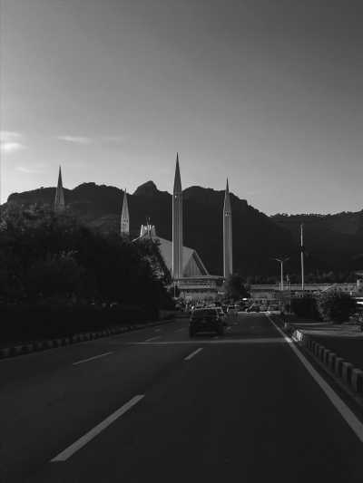 Pakistan - Shah Faisal Masjid - Explore Islamabad, the Capital of Pakistan 🍃 Nature, Culture, Sightseeing, Food and more! - 1
