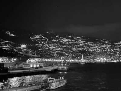 Portugal - Caniço - Modern, Spacious & Beautiful Coliving close to Funchal | Adventure, Nature and Fun on the Dream Island of Madeira 🌴 (Large Private Double Room with Queen Size Beds) - 1