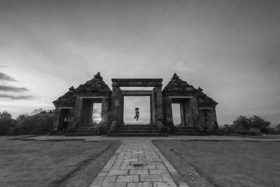 Indonesien - Ratu Boko - Explore Java Island Indonesia, Snorkeling, Hiking, Temple, Food, Culture - 1
