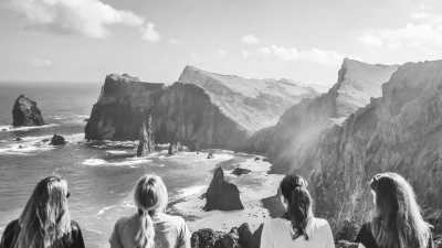 Portugal - Homeoffice auf Madeira: Einzelzimmer, Schreibtisch, 400qm Villa, 4800qm2 Garten, Gym, Game Room, ... - JoinMyTrip