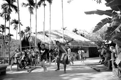 China - Binglanggu Limiao Tourism Zone - China's Only Visa Free - Hainan Island: Escape ❄️ and Explore Chinese New Year Eve and Food on the Beach