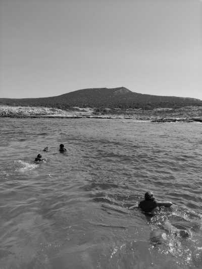 Zypern - Blue Lagoon - 𝐂𝐨-𝐰𝐨𝐫𝐤𝐢𝐧𝐠 𝐓𝐫𝐢𝐩 𝐢𝐧 𝐂𝐲𝐩𝐫𝐮𝐬: 𝐄𝐱𝐭𝐞𝐧𝐝 𝐘𝐨𝐮𝐫 𝐒𝐮𝐦𝐦𝐞𝐫! - 2