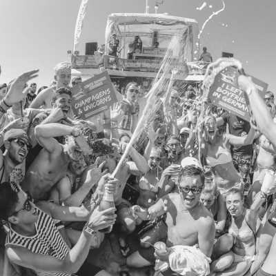 Kroatien - Novalja Boat Party - Zrce Booze Cruise - Big Beach Spring Break! 🥳☀️🍾🛳🏖 Zrce Beach, Croatia 🇭🇷 (UPDATE: ICH KANN DIE HIN UND RÜCKFAHRT NUR FÜR 4 PERSONEN ANBIETEN!) - 2