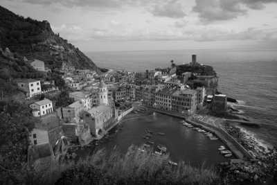 Italy - Monterosso al Mare - Work remotely in the colorful Genoa 🏡 🌈 and discover the land of Luca - 5 Terre! 🏞️🇮🇹