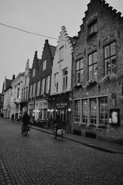 Europa - Bruges - Mystical Europe: An Epic 13-Day Adventure 🌍🏔️• 🇮🇹🇧🇪🇪🇸🇳🇱 - 3