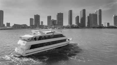 United States - MIAMI BOAT PARTY - Exploring the pure Lifestyle in Miami during Spring Break Season 🇺🇸🏝🏎🛥👙🩳 - 1