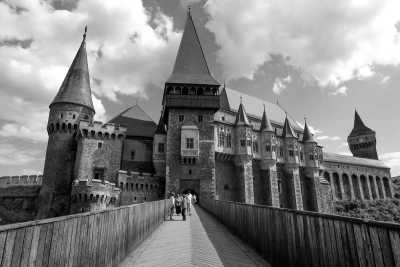 Rumänien - Castelul Corvinilor (Corvins' Castle) - 3 Week Immersive Coliving Coworking Experience in Transylvania: Halloween Edition