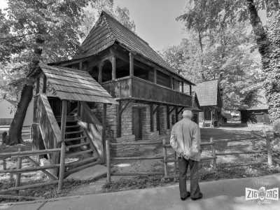 Romania - Bucharest - Explore Romania's Top Attractions with a Local Guide: Discover the Palace of Parliament, Dracula's Castle, Hiking Trips, and More! - 6