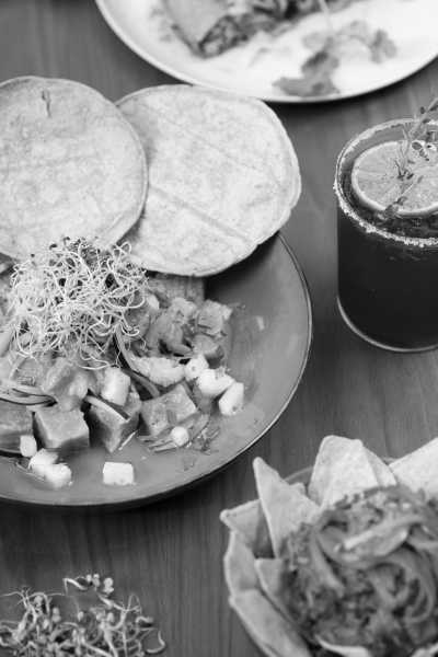 Colombia - Cartagena Province - COLOMBIA! FEMALE ONLY Co-Work💻Co-Live🏡and Explore in Vibrant Cartagena de Indias! INCLUDED: Colombian food experience ⛵️Boat Trip to Islas del Rosario and much more💙 - 3