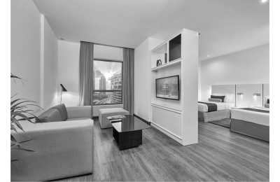 United Arab Emirates - Jumeirah Beach - CoWorking in Dubai with a local! + Evenings at the Beach 💻 - 6