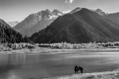 Asien - Lake Issyk - Backpacking in Central Asia - Explore Uzbekistan, Kazakhstan, Kyrgyzstan, Tajikistan and Pakistan for two months!