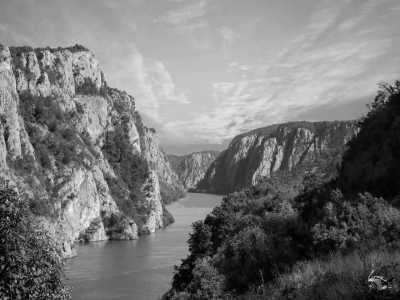 Europa - Iron Gates - Motorcycle Adventure Tour - Balkans - Croatia - Romania - Carpathians - Bosnia a. Herzegovina -Serbia - Montenegro - Albania - North Macedonia
