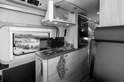 Europa - Metropolitan City of Milan - ONLY GIRLS VANILFE TRIP in SOUTH of FRANCE: Visiting Cities, Art, Culture, Exploring Landscapes & Wild Horses - 3