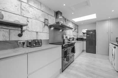 Vereinigtes Königreich - Bath - Extraordinary UK Winter Getaway 🎄 Bath and STONEHENGE Winter Solstice Celebrations 🕯 Cosy Cotswolds Day Trip, and Festive Fun ⛸️ - 11