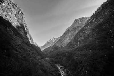 Nepal - Makalu - Makalu Base Camp Trek: Journey to the Fifth Highest Peak