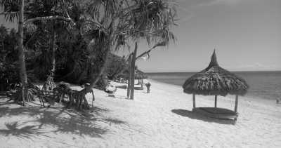 Philippinen - Salagdoong Beach, Cliff Diving - Tropical Island-Feeling on Siquijor: plain, simple and straightforward | Tropisches Insel-Feeling: einfach, ehrlich und unkompliziert - 2