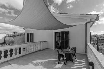 Spanien - Llubí - Co-Work and Co-Live in a Private Villa with an Incredible Pool and Discover this Enchanting Island with a Local! Tons of local experiences: GastroSecret, Paddleboarding, Olive Oil Tasting, Cultural Traditions, and Unparalleled Networking Opportunities. - 9