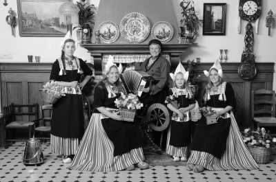 Netherlands - Volendam - Dutch Winter Roadtrip 🎄🚗 Enjoy The Magical Christmas Caves of Valkenburg & Iconic Dutch Villages! - 1