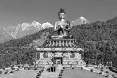 India - Pelling - Enjoy the Beauty of the Mountains of Gangtok, India