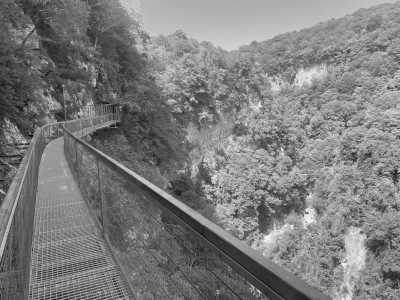 Georgia - Okatse Canyon - Trekking durch Georgien - Entdecke Tiflis und Swanetien - 2
