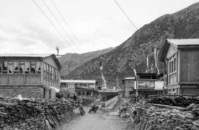 Nepal - Ngawal - Embark on the Annapurna Circuit Trek in Nepal: Himalayan Adventure, Stunning Landscapes, and Cultural Immersion