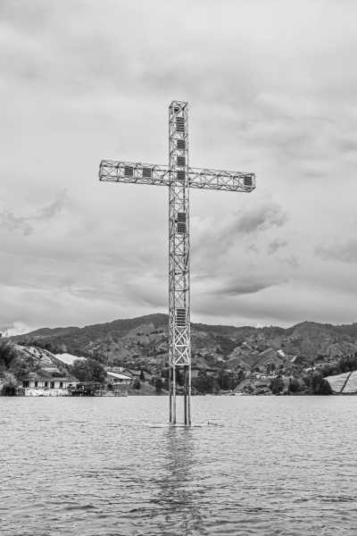 Colombia - Guatapé - Enjoy Medellin "City of Eternal Spring", Colombia ⛰️: Cool off in a clear river,  Immerse yourself in the Colorful Paisa Culture and Delight Yourself with the Best Coffee ☕ and a Crispy Chicharrón 🐽! - 20