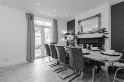 Vereinigtes Königreich - Bath - Extraordinary UK Winter Getaway 🎄 Bath and STONEHENGE Winter Solstice Celebrations 🕯 Cosy Cotswolds Day Trip, and Festive Fun ⛸️ - 12