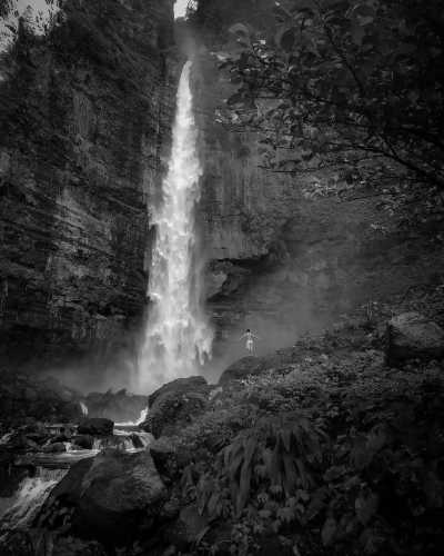 Indonesia - Air Terjun Tumpak Sewu Lumajang - Exploring Indonesia:  Bromo mountain, Surabaya, Madura and Malang Cities - 4