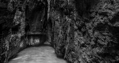 Schweiz - Gletscherschlucht - Step into the Flow | Valley of 72 Waterfalls  | Switzerland - 1