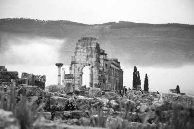 Morocco - Conservation du site Archéologique de volubilis - Marokko Rundreise - Entdecke die Königstädte und Wüste - 2