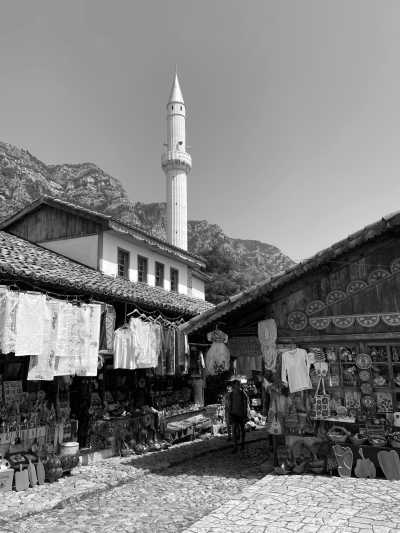 Albania - Kruje - 2 SPOTS LEFT! Workation in ALBANIA from a cutting-edge villa with hot tube, terrace, BBQ! INCLUDED: 💻Co-Work 🏡 Co-Live, gastronomic experience, beaches, natural excursions - 2