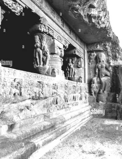 Indien - Aurangabad Caves: Western Group (Caves 1-5) - Explore Historical India - Caves and Forts of Maharashtra with a Local - 1