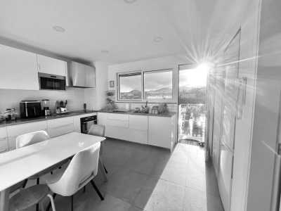 Portugal - Funchal - Modern, Spacious & Beautiful Coliving Villa in prime location - Funchal, Madeira | Adventure, Nature and Fun on the Dream Island of Madeira 🌴 | Large Private Suite with Bathroom and Balcony - 9