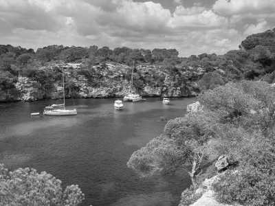 Spanien - Majorca - Co-Work and Co-Live in a Private Villa with an Incredible Pool and Discover this Enchanting Island with a Local! Tons of local experiences: GastroSecret, Paddleboarding, Olive Oil Tasting, Cultural Traditions, and Unparalleled Networking Opportunities. - 3