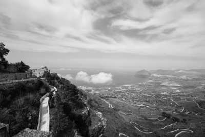 Italien - Erice - Discovering Sicily: Dinghy Trip to Favignana, Trekking in the Zingaro Nature Reserve, Voyage to the Valley of the Temples and the Italy's Best Cannoli! - 2