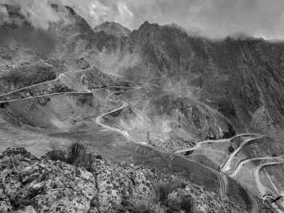 Europa - Transfăgărășan - Motorcycle Adventure Tour - Balkans - Croatia - Romania - Carpathians - Bosnia a. Herzegovina -Serbia - Montenegro - Albania - North Macedonia