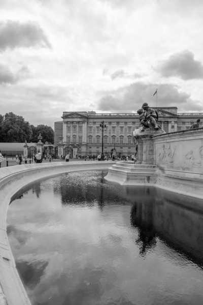 Vereinigtes Königreich - Buckingham Palace - A Weekend  Getaway in London: Paddington Bear Movie - 3