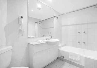 Australia - Sydney Airport DOM T2 Drop-Off - Road Trip East Coast Australia: Explore City Life, Beaches Wild Animals 🌊✨ - 5