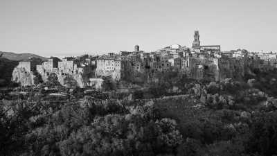 Italien - Pitigliano - SOLD OUT‼️New Year celebrating like Italians do... Authentic experience exploring hidden gems between in Umbria, Lazio & Tuscany with a local! Villa with amazing view,  GASTROSECRET , Termal Baths experience, New Year party, Xmas atmosphere, Jazz Street Festival & Local Traditions