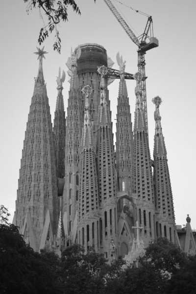 Spanien - Sagrada Família - Sun, Sangria, and Sagrada: Barcelona in May, An Adventure to Welcome Spring and Discover the Spanish Culture - 1