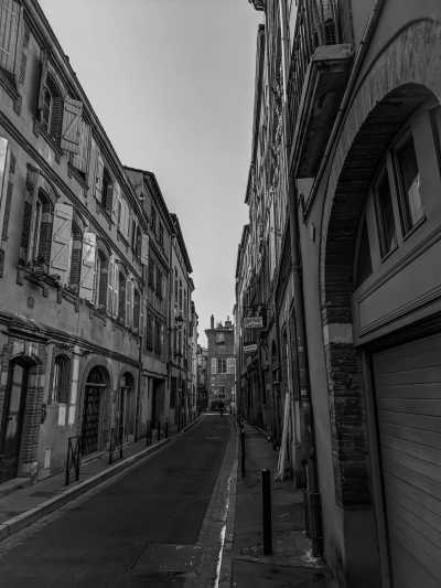 France - Toulouse - Exploring Toulouse and stay in a UFO house style!